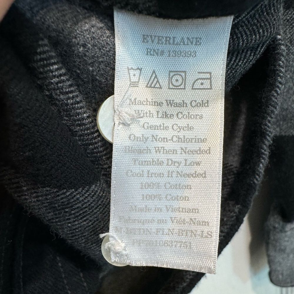 Everlane Black and Grey Plaid Flannel Overshirt - Size Small - Picture 4 of 4